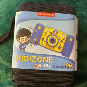 AKAMATE Kidizone Selfie Camera